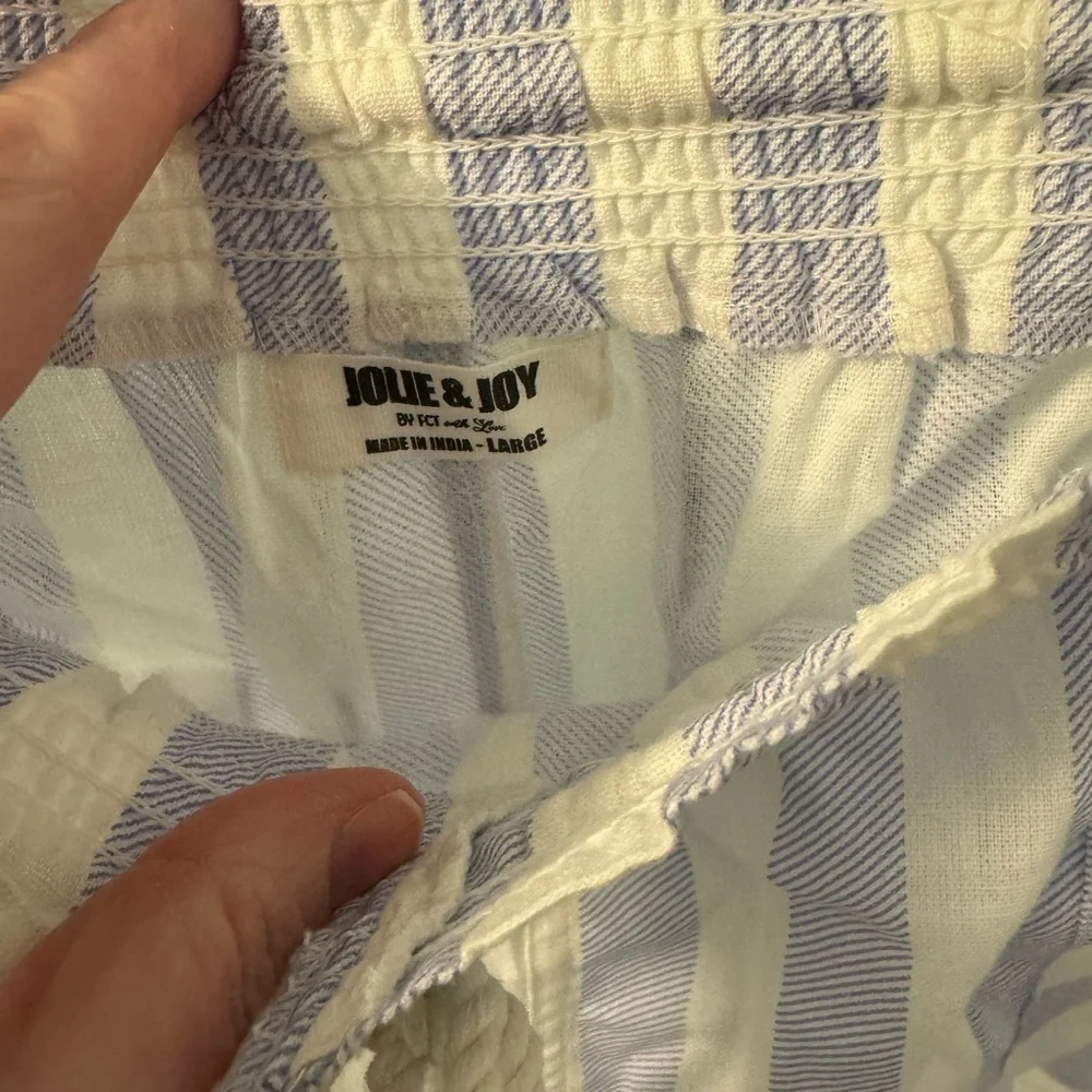 Jolie & Joy Blue striped shorts Tie Waist Pull on Large Women Juniors FLAW
